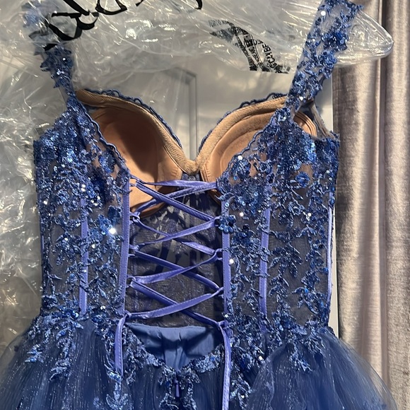 COPY - Sherry Hill. Absolutely stunning Periwinkle Prom Dress size 2. Used 1 ti… - Picture 7 of 8